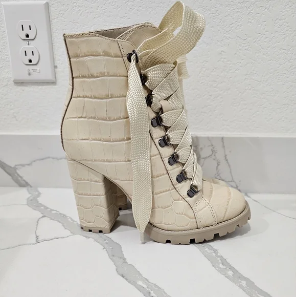 Schultz Boots - Picture 3 of 5